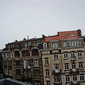 Es Bruxelles